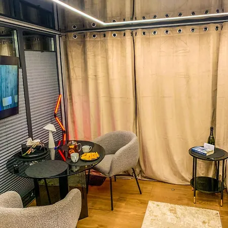 Houseboat - Dom Na Wodzie Botel *